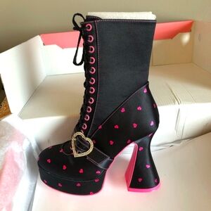 *NIB* Sugar Thrillz Slipped on a Kiss Booties (Size:7)